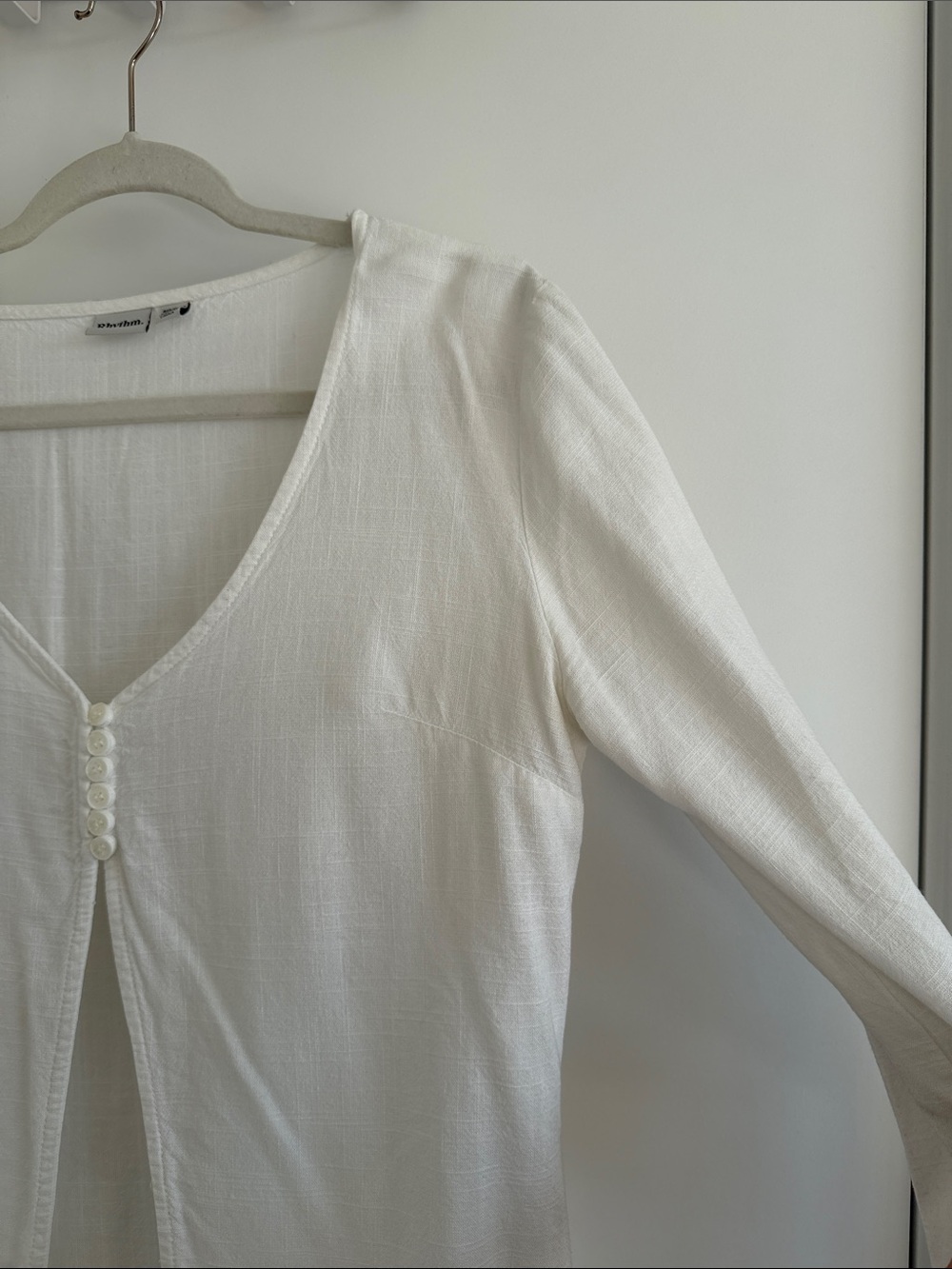 Rhythm Women's Ivory Long-Sleeve V-Neck Button Front Top - Picture 4 of 5